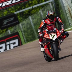 Resumen de la Carrera 1 en Ímola del Mundial de Superbike