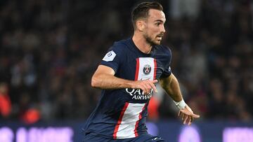 Paris Saint-Germain's Spanish midfielder Fabian Ruiz runs with the ball during the French L1 football match between Paris Saint-Germain (PSG) and Olympique de Marseille (OM) at the Parc des Princes Stadium in Paris, on October 16, 2022. (Photo by Bertrand GUAY / AFP)