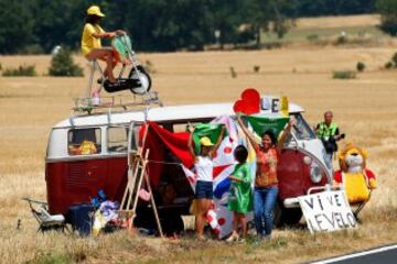 Van Avermaet gana en el sprint contra Sagan