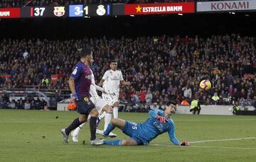 Gol 4-1 de Luis Suárez