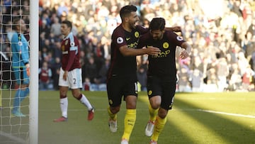 Ag&uuml;ero salv&oacute; al City que lidera en la Premier League. 