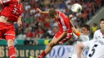 Thomas M&uuml;ller, en el momento de conseguir su tercer gol del partido y caurto para el Bayern ante el Rehden.