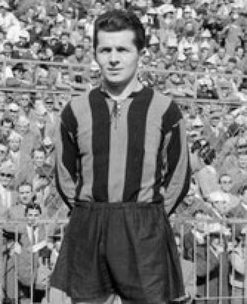 Fue durante cinco temporadas consecutivas máximo goleador del Inter en la Serie A desde la temporada 48/49 hasta la 52/53