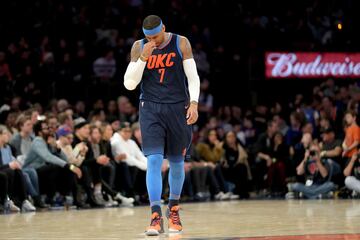 Carmelo Anthony regresó al Madison Square Garden, aunque defendiendo otros colores y no los de sus amados Knicks. El alero, ovacionado por el público neoyorkino, no tuvo su mejor actuación y cayó junto con el Oklahoma Thunder 96-111. Carmelo sólo convirtió 12 puntos y bajó cinco rebotes en un partido definido por las 30 unidades de Michael Beasley. La marca del Thunder sigue en números negativos: 14 victorias y 15 derrotas.