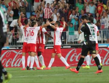 1-0. Edgar celebra el primer tanto con sus compañeros.