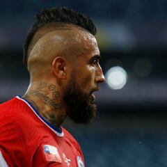 El evidente enojo de Vidal tras el cambio ante Bolivia en Cuiabá