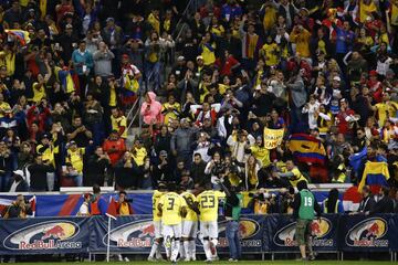 Colombia ganó con goles de Bacca y Cucho Hernández (2)