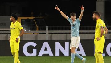 Larsen celebra el gol anotado frente al Villarreal en Balaídos.