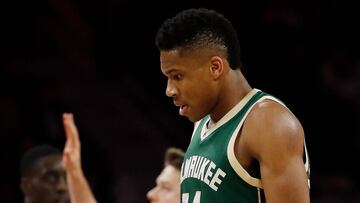 AUBURN HILLS, MI - DECEMBER 28: Giannis Antetokounmpo #34 of the Milwaukee Bucks reacts to a second half play while playing the Detroit Pistons at the Palace of Auburn Hills on December 28, 2016 in Auburn Hills, Michigan. Milwaukee won the game 119-94. NOTE TO USER: User expressly acknowledges and agrees that, by downloading and or using this photograph, User is consenting to the terms and conditions of the Getty Images License Agreement.   Gregory Shamus/Getty Images/AFP
 == FOR NEWSPAPERS, INTERNET, TELCOS &amp; TELEVISION USE ONLY ==