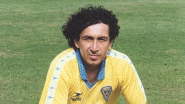 El M&aacute;gico Gonz&aacute;lez firm&oacute; su primer contrato con el C&aacute;diz un 28 de julio pero de 1982. El salvadore&ntilde;o termin&oacute; por convertirse en una &iacute;dolo de la afici&oacute;n.