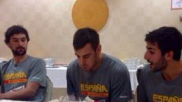 Tarta para el cumpleañero Claver antes de debutar