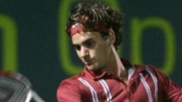 <b>UN TRÁMITE.</b> El suizo Roger Federer calienta motores para los encuentros importantes.