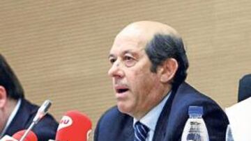 <b>CLAUSURA DEL CURSO VCF. </b>El presidente ché, Manuel Llorente, ayer en la Universidad de Filosofía.