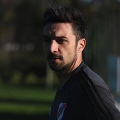 Es oficial: Scocco se va de River y volverá a Newell's
