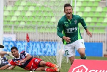 Santiago Wanderers venció a San Marcos en Valparaíso y alcanzó a la U