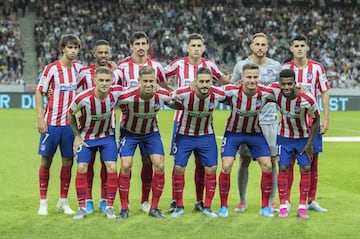 Once del Atlético: Oblak; Trippier, Savic, Giménez, Lodi; Koke, Llorente, Saúl, Lemar; Joao Félix y Morata. 