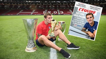 Griezmann posa con los trofeos ganados este a&ntilde;o