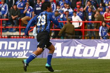 Carlos Aguiar de Huachipato anotó a los 7,3 segundos en el partido ante Universidad de Chile el 21 de agosto de 2010.