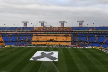 Tras el fallecimiento del ex técnico uruguayo y campeón en dos ocasiones con Tigres, los regiomontanos rindieron homenaje al ídolo.