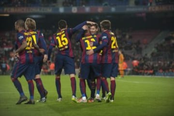 3-0. Messi celebró con sus compañeros el tercer gol anotado de penalti.