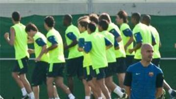 Alves y Jeffren, únicas ausencias en el entrenamiento del Barça