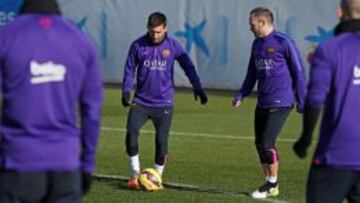 Messi e Iniesta, en el entrenamiento del Barcelona.