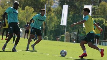 Un entrenamiento del Betis este verano.