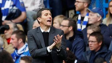 Soccer Football - Premier League - Chelsea v Watford - Stamford Bridge, London, Britain - May 5, 2019 Watford manager Javi Gracia reacts REUTERS/Peter Nicholls EDITORIAL USE ONLY. No use with unauthorized audio, video, data, fixture lists, club/league