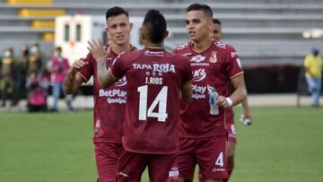 Tolima golea a Santa Fe y se aferra al liderato de la Liga