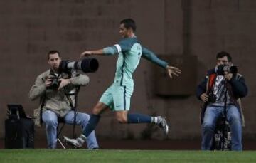 Cristiano Ronaldo celebrando el gol 2-0 para Portugal 