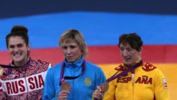 (LtoR) Silver medallist Bulgaria's Stanka Zlateva, gold medallist Russia's Natalia Vorobieva, bronze medallist Kazakhstan's Guzel Manyurova and Spain's Maider Unda pose on the podium after the Women's 72kg Freestyle medal finals on August 9, 2012 during the wrestling event of the London 2012 Olympic Games
AFP PHOTO / MARWAN NAAMANI
