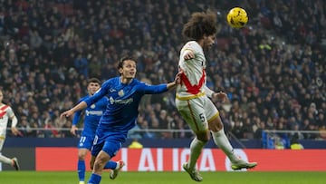 Enes Ünal volvió a tener minutos.