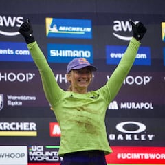 El inicio de la Copa del Mundo de DH es de Tahnee Seagrave y Loïc Bruni