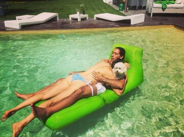 Paz Padilla y su marido, Antonio Juan Vidal Agarrado, en una sugerente fotograf¨ªa que est¨¢ siendo muy comentada.