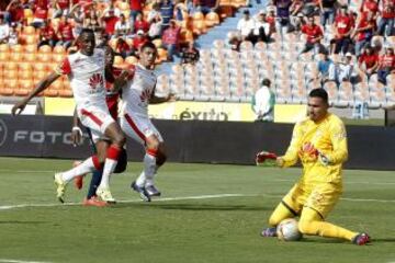 Morelo y Caicedo anotaron los goles del partido.