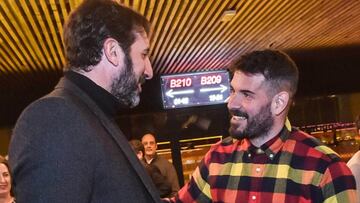 Mumbrú con Herrerín en un acto en Bilbao.