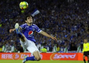 Pedro Franco da su vida por Millonarios. Luego de pasar por Turquía y Argentina, el defensa en esta temporada volvió al club azul. 