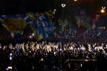 Impresionante recibimiento de la aficin Txuri-urdin a su equipo antes de enfrentarse al Real Madrid en Copa.