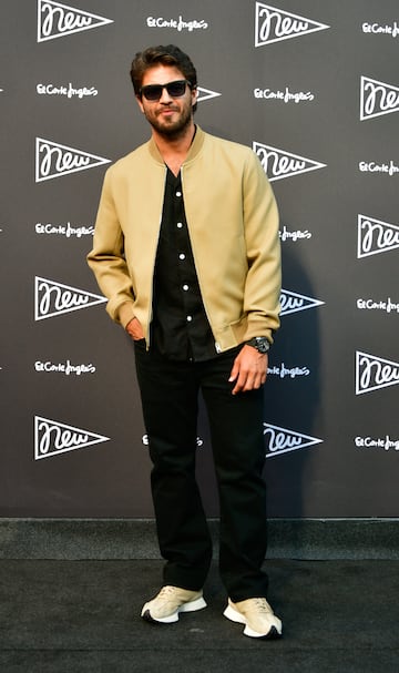 Maxi Iglesias posa en la alfombra roja de la la presentaci¨®n de la nueva campa?a del Corte Ingl¨¦s 'New' en Madrid.