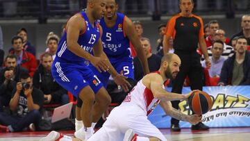 El Olympiacos exhibe músculo y se adelanta a un Efes superado