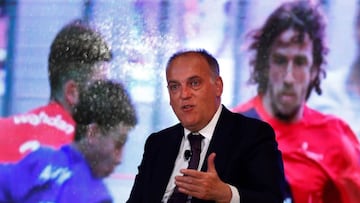 MEX62. CIUDAD DE M&Eacute;XICO (M&Eacute;XICO), 21/02/2019.- El presidente de La Liga de f&uacute;tbol de Espa&ntilde;a, Javier Tebas, habla durante una conferencia de prensa en Ciudad de M&eacute;xico (M&eacute;xico). Javier Tebas destac&oacute; hoy el i