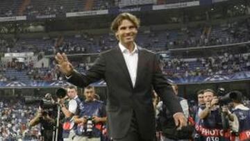 <b>DOS DE BLANCO. </b>Rafa Nadal es un activo madridista y ha sido invitado muchas veces al Bernabéu. Novak Djokovic, gran aficionado al fútbol, posó con la camiseta blanca.