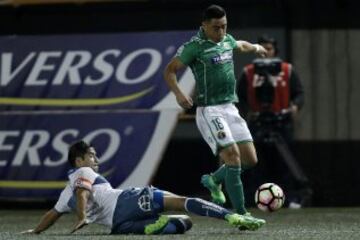 Futbol, Audax vs Universidad Catolica.
Decima fecha, cmapeonato de Clausura 2016/17.
El jugador de Audax Hans Martinez, disputa el balon con Cristian Alvarez de Universidad Catolica durante el partido de primera division en el estadio Bicentenario La Florida de Santiago, Chile.
16/04/2017
Javier Torres/Photosport
************

Football, Audax vs Universidad Catolica.
10th date, Clousure Championship 2016/17
Audax player Hans Martinez, battles for the ball against Cristian Alvarez of Universidad Catolica during the first division football match held at the Bicentenario La Florida stadium in Santiago, Chile.
16/04/2017
Javier Torres/Photosport