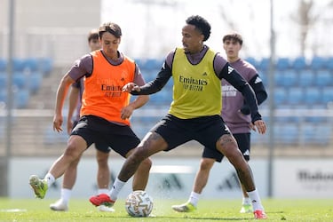 Bellingham races the Derbi clock