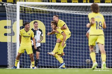 Un doblete de larga distancia. Los dos goles fueron disparos desde m芍s all芍 de la frontal y ante los que el portero del Espanyol no pudo hacer nada. Pascual parece preparado para liderar al filial amarillo, incluso para ayudar al primer equipo. Pacheta, que estuvo en la grada, tom車 nota.