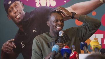 Usain Bolt interviene en una rueda de prensa anterior a la reunión de atletismo de la IAAF World Challenge Golden Spike celebrada en Praga.