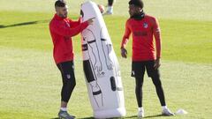 Koke con Lemar en la sesi&oacute;n ayer del Atl&eacute;tico. 