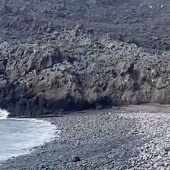 Se forman playas en la fajana del volcán: ¿cómo son?