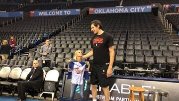 La foto definitiva de Marjanovic: hay tal diferencia de altura que no parece real