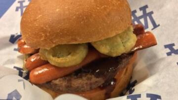 ¿No te decides entre una hamburguesa o un perrito caliente? En el Dodger Stadium de Los Angeles tienen la solución?